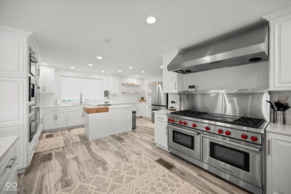 7800 Lakewood Drive Unionville, IN 47468