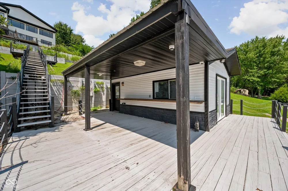 7800 Lakewood Drive Unionville, IN 47468