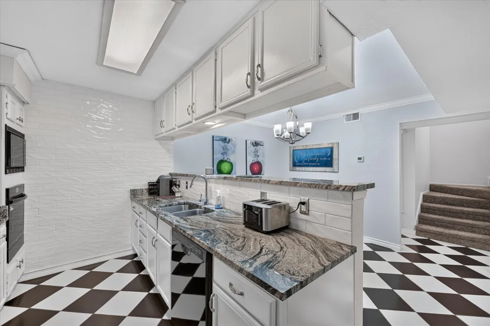 7510 Holly Hill Drive #124 Dallas, TX 75231