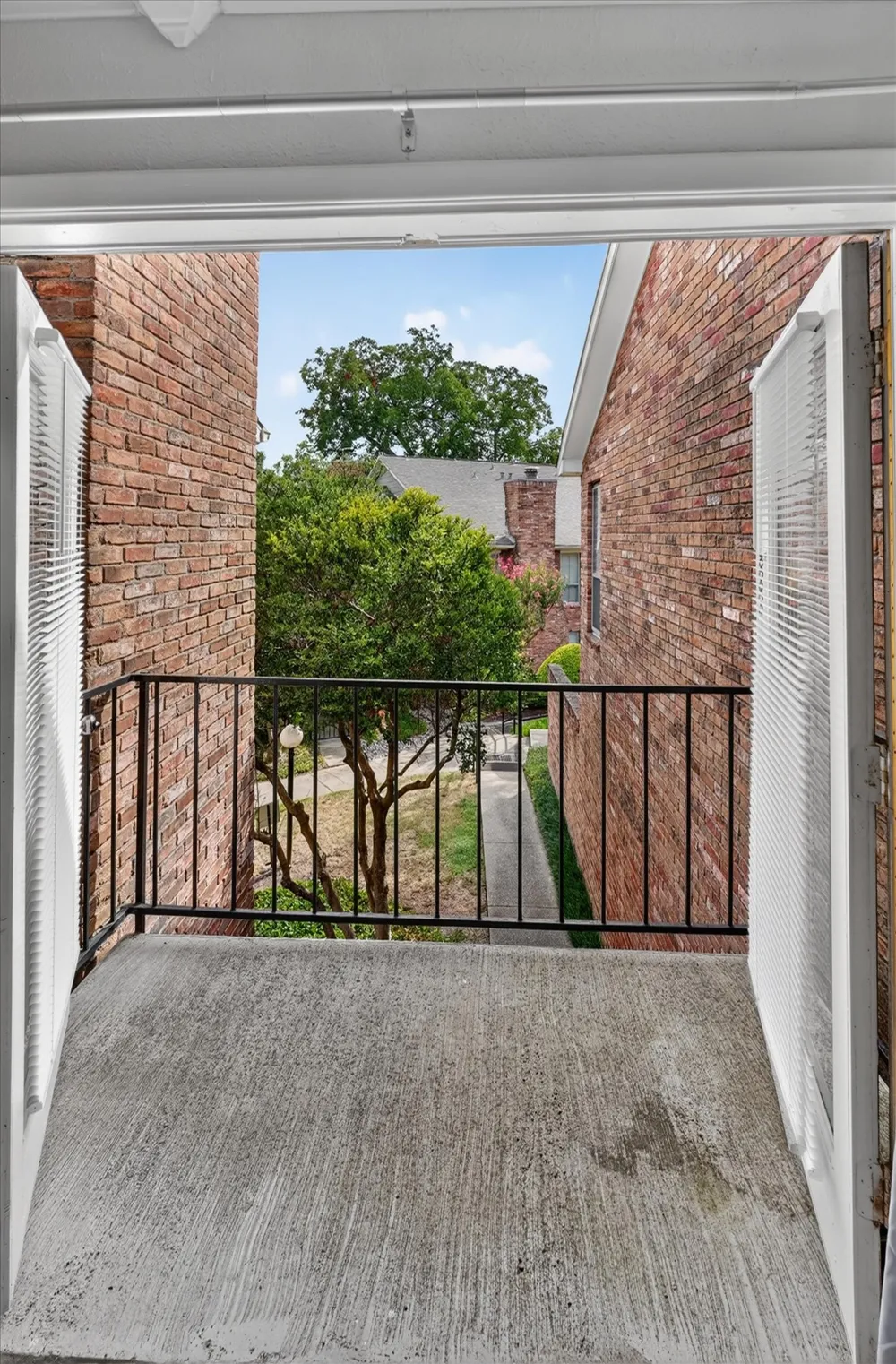 7510 Holly Hill Drive #124 Dallas, TX 75231