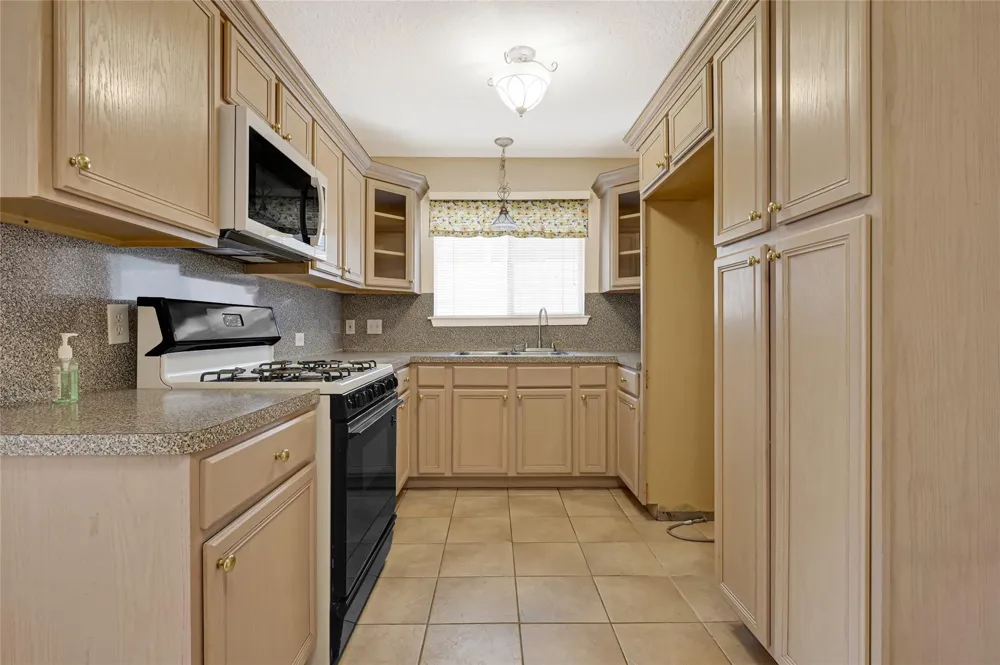 3816 Newton Drive Pasadena, TX 77503