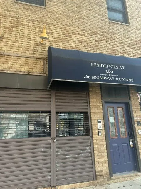 260 BROADWAY