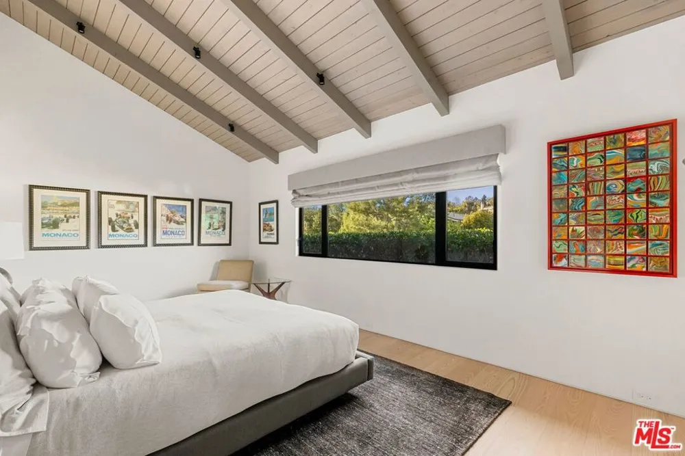 433 Bellagio Terrace Los Angeles, CA 90049