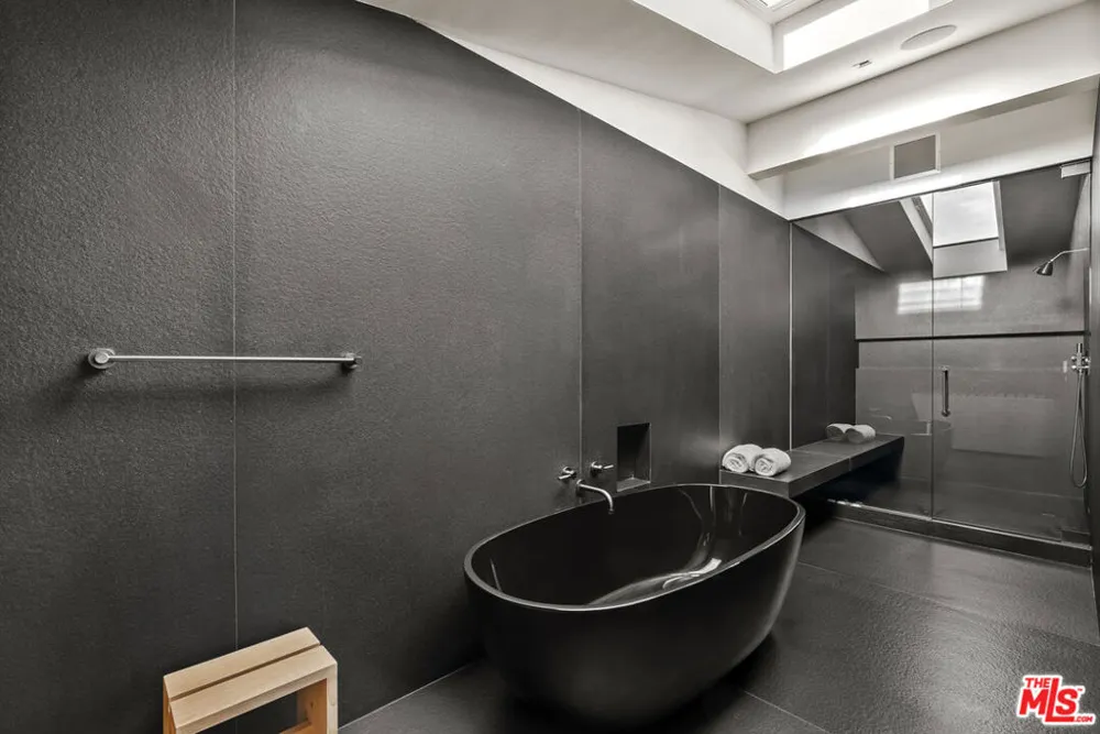 433 Bellagio Terrace Los Angeles, CA 90049