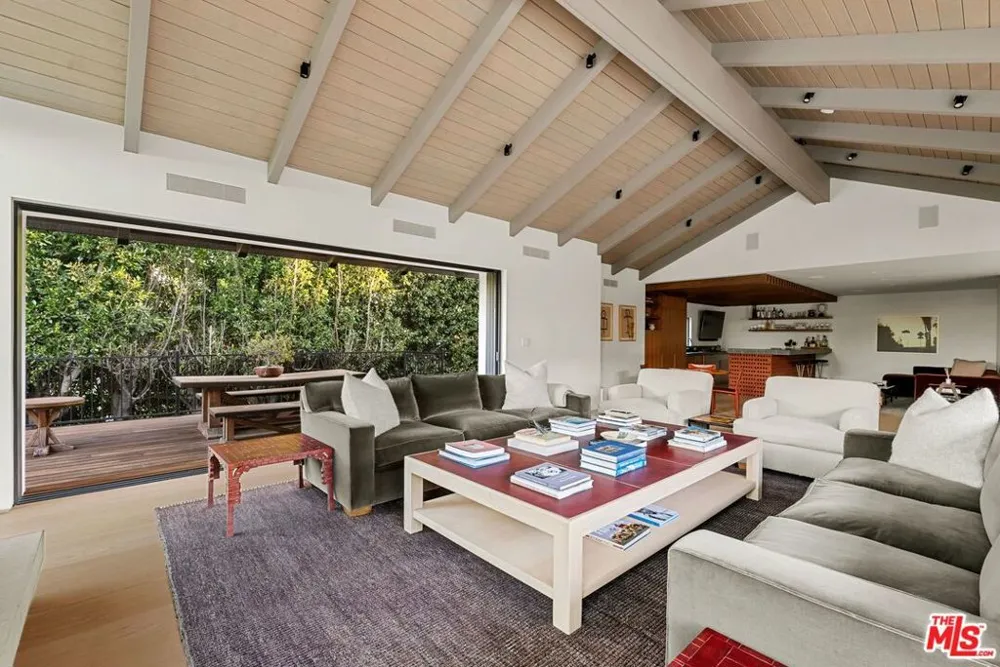 433 Bellagio Terrace Los Angeles, CA 90049