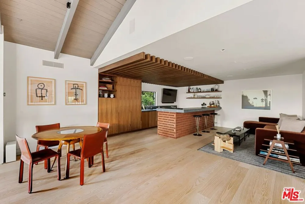 433 Bellagio Terrace Los Angeles, CA 90049