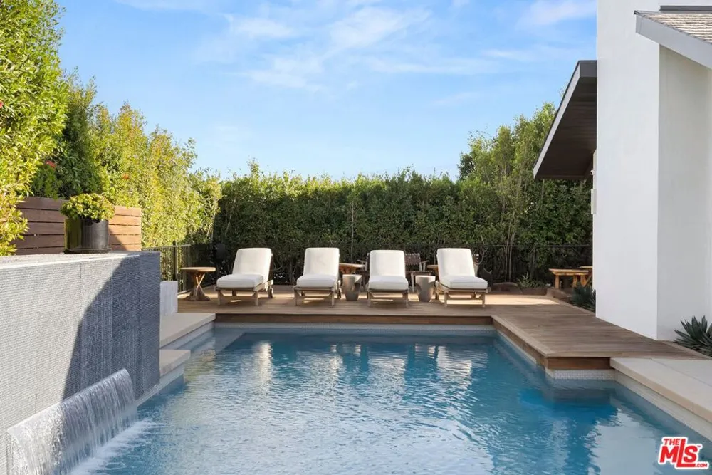 433 Bellagio Terrace Los Angeles, CA 90049