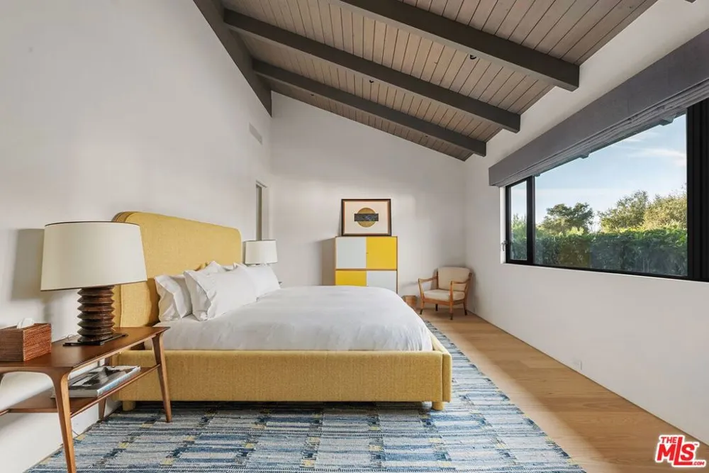 433 Bellagio Terrace Los Angeles, CA 90049