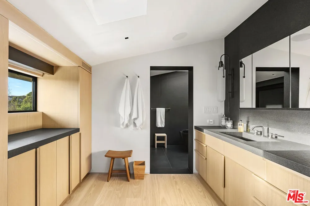 433 Bellagio Terrace Los Angeles, CA 90049