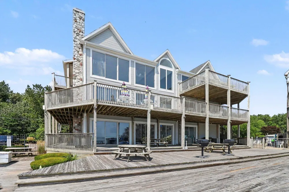 37522 Jefferson Avenue #103 Harrison Township, MI 48045