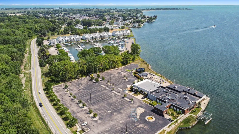 37522 Jefferson Avenue #103 Harrison Township, MI 48045