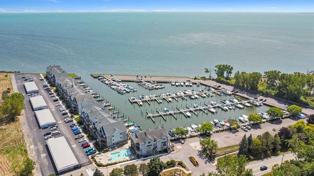 37522 Jefferson Avenue #103 Harrison Township, MI 48045