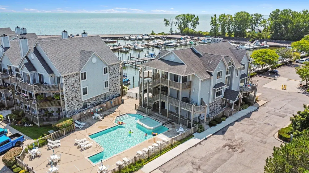 37522 Jefferson Avenue #103 Harrison Township, MI 48045