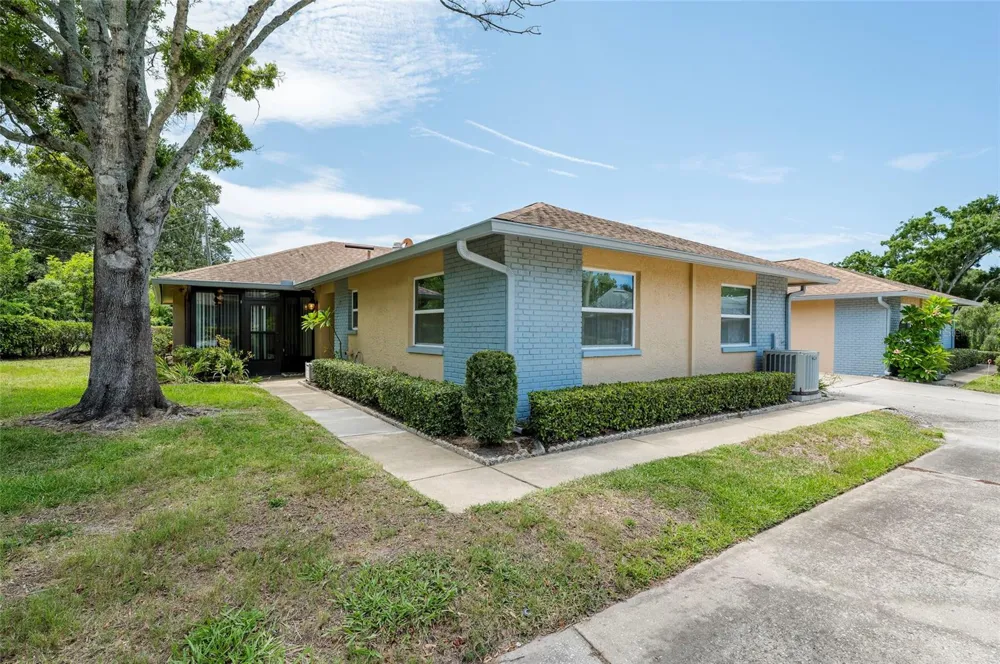 1245 SUTHERLAND COURT #1452 Dunedin, FL 34698