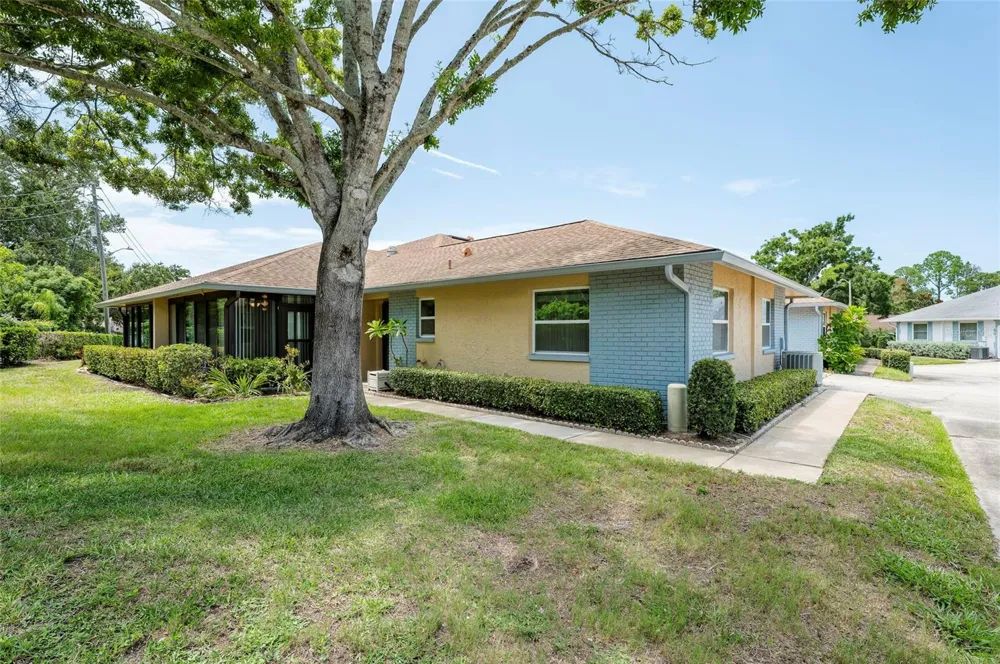 1245 SUTHERLAND COURT #1452 Dunedin, FL 34698