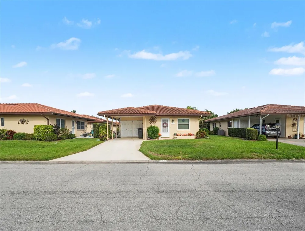 6608 AUBURN AVENUE Bradenton, FL 34207