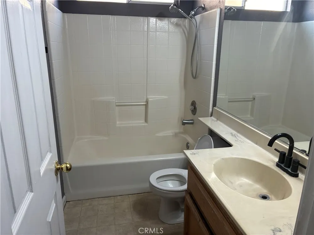 1921 Fultz Court Merced, CA 95341