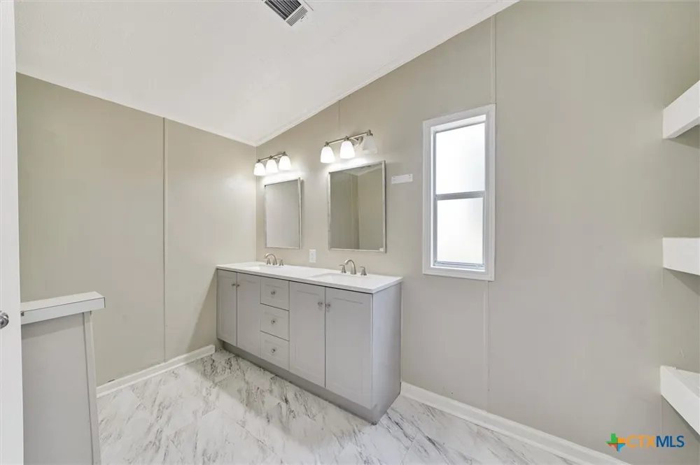 345 Fm 671 Lockhart, TX 78644