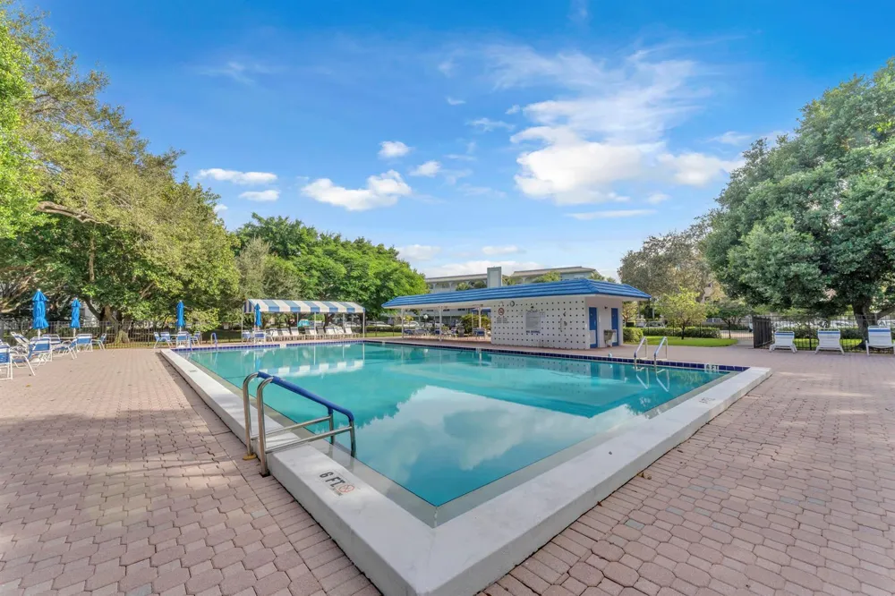 3003 PORTOFINO Isle #K1 Coconut Creek, FL 33066