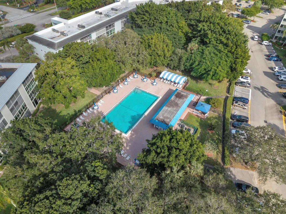 3003 PORTOFINO Isle #K1 Coconut Creek, FL 33066