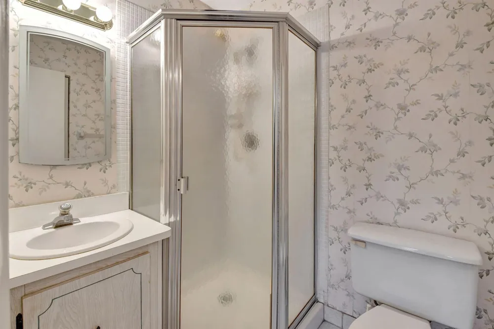 1670 NW 18TH AVENUE #202 Delray Beach, FL 33445