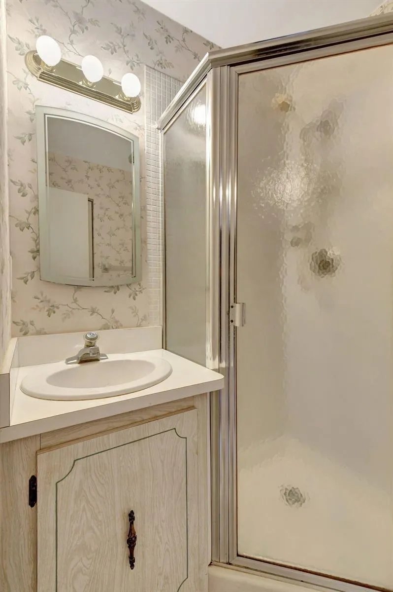 1670 NW 18TH AVENUE #202 Delray Beach, FL 33445
