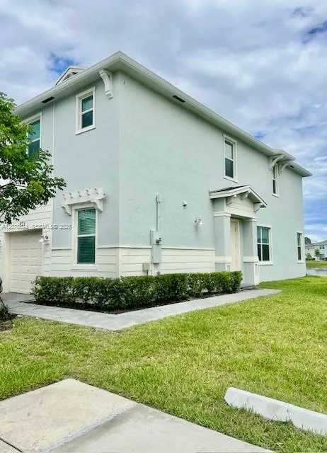 871 SE Grovebush Ln Port St. Lucie, FL 34984