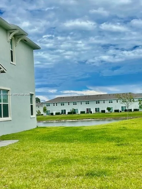 871 SE Grovebush Ln Port St. Lucie, FL 34984