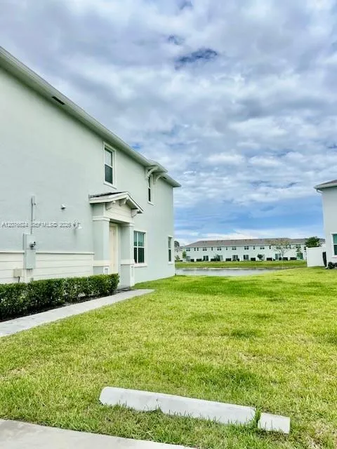871 SE Grovebush Ln Port St. Lucie, FL 34984