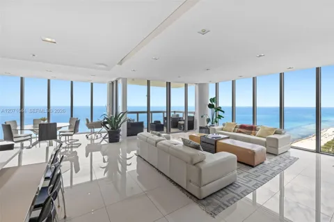 6899 Collins Ave #2708