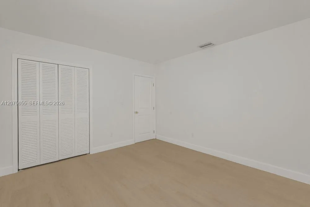 6931 Loch Ness Dr Miami Lakes, FL 33014
