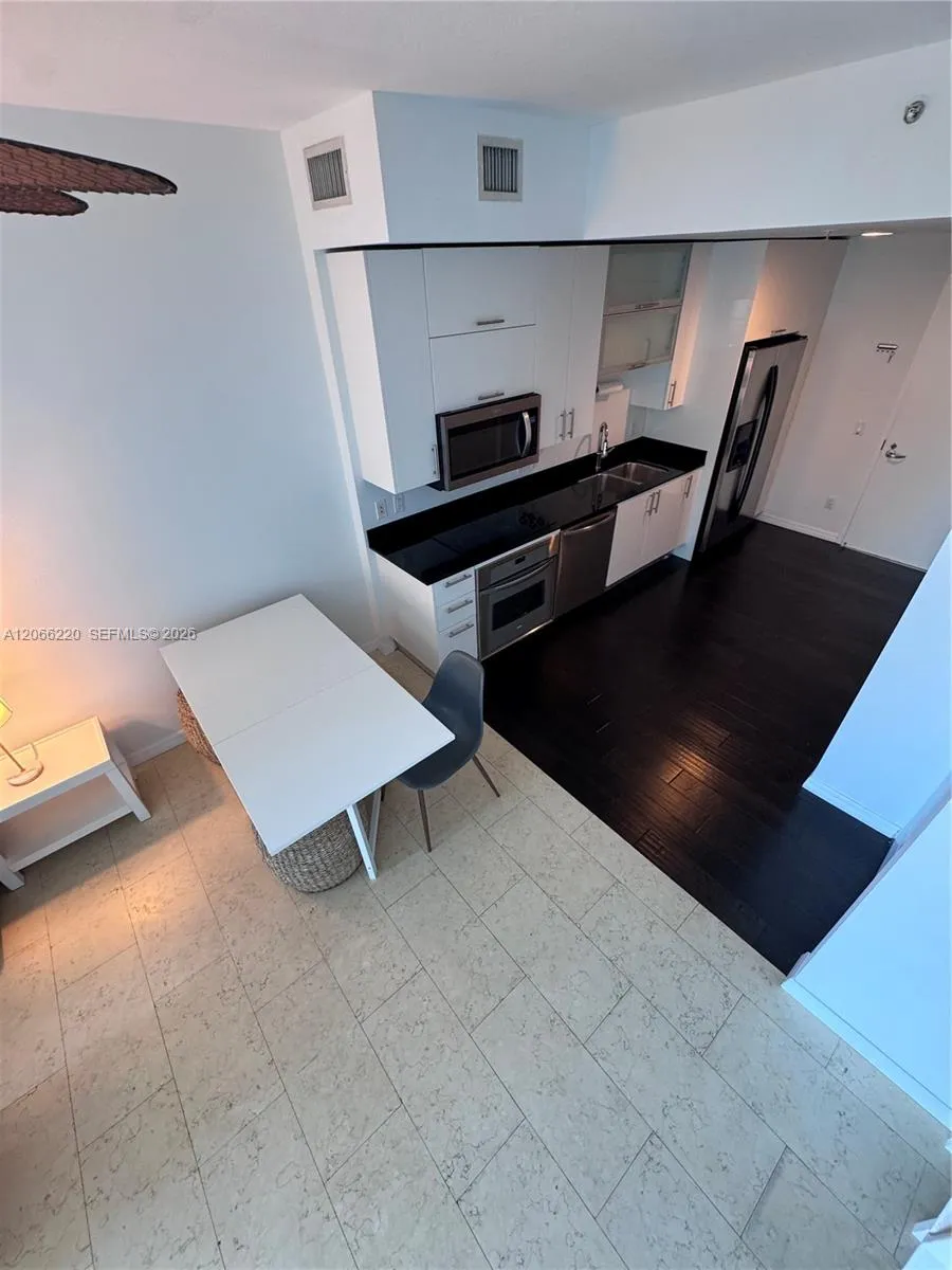 60 SW 13th St #2202 Miami, FL 33130
