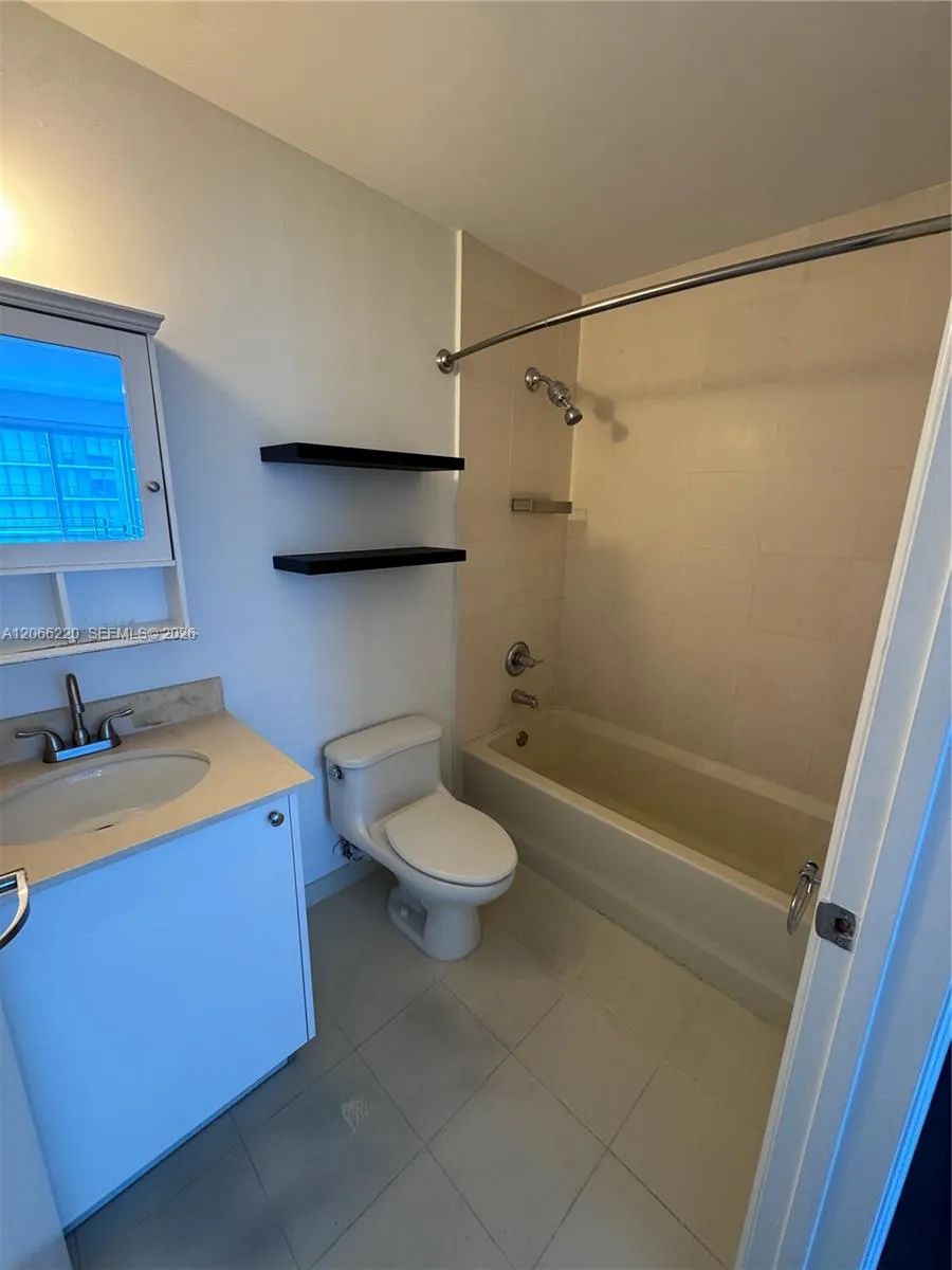 60 SW 13th St #2202 Miami, FL 33130
