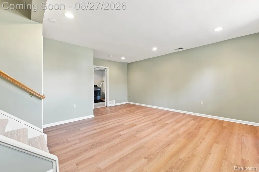 42120 Ridge Road W Novi City, MI 48375