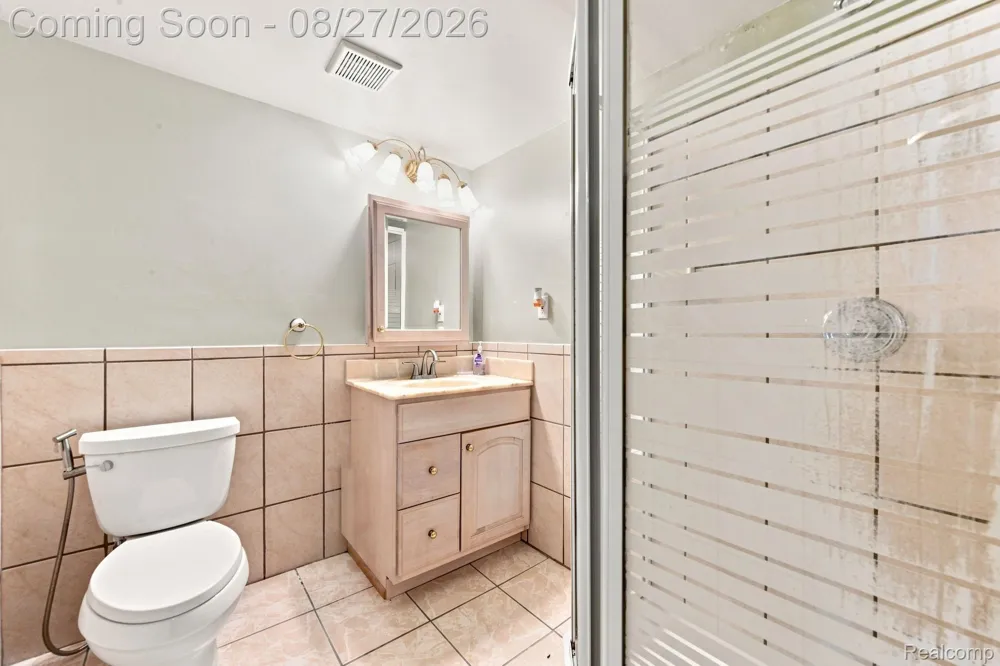 42120 Ridge Road W Novi City, MI 48375