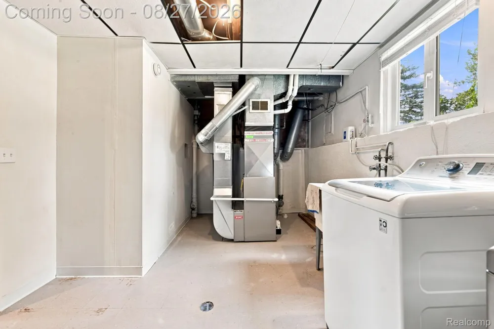 42120 Ridge Road W Novi City, MI 48375