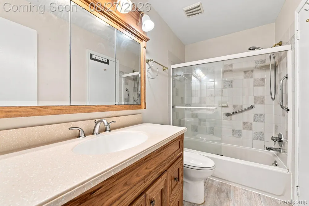 42120 Ridge Road W Novi City, MI 48375