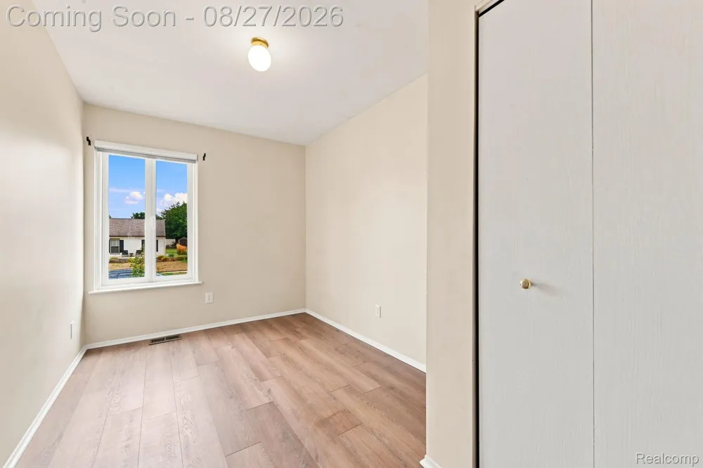 42120 Ridge Road W Novi City, MI 48375