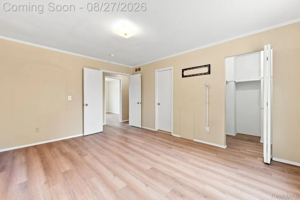 42120 Ridge Road W Novi City, MI 48375