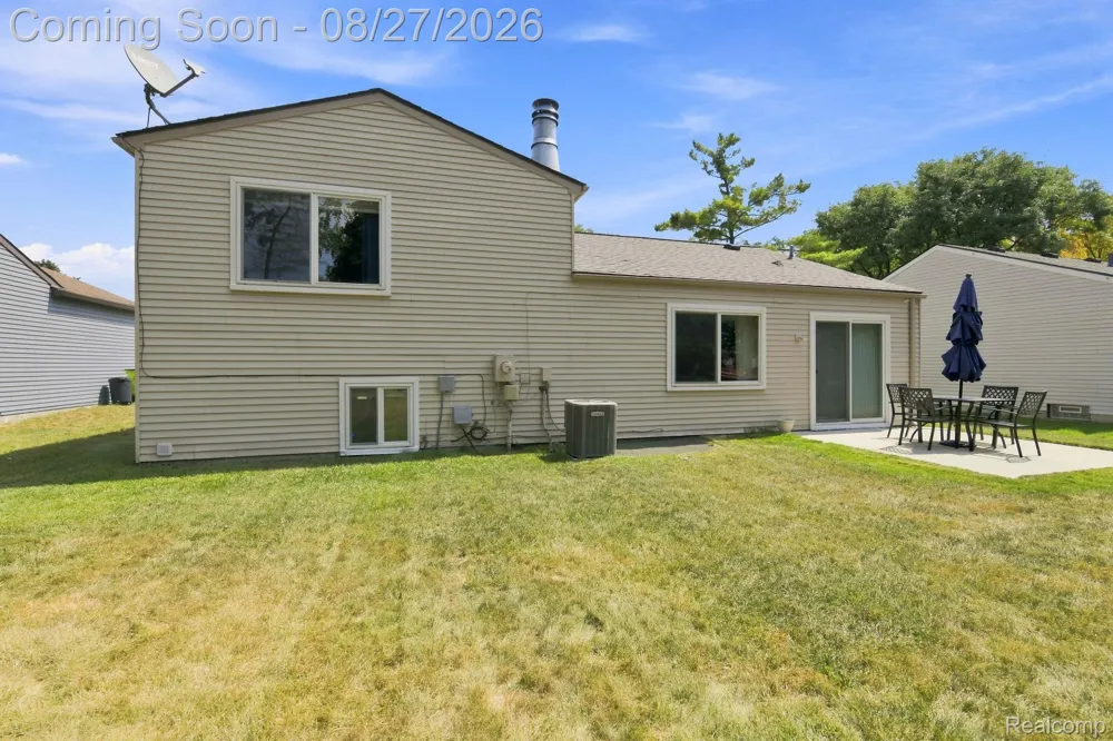 42120 Ridge Road W Novi City, MI 48375