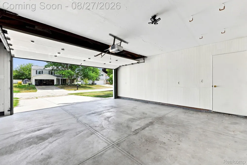 42120 Ridge Road W Novi City, MI 48375