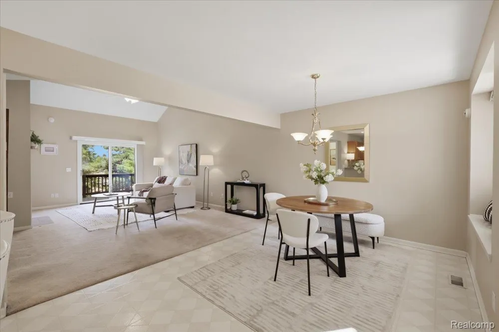61016 Evergreen Court Southfield Township, MI 48178