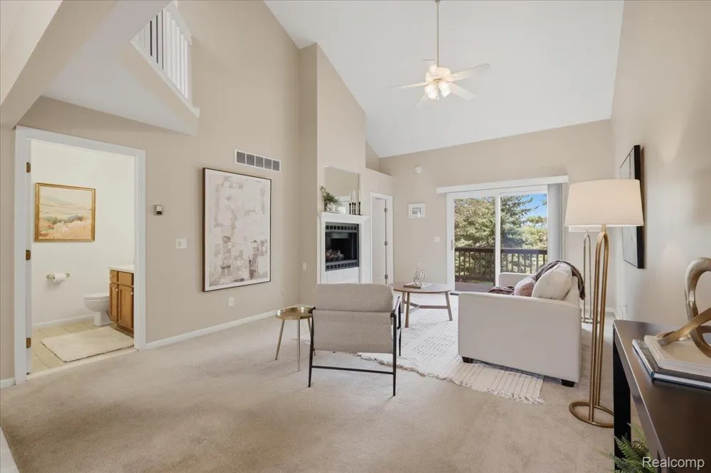 61016 Evergreen Court Southfield Township, MI 48178