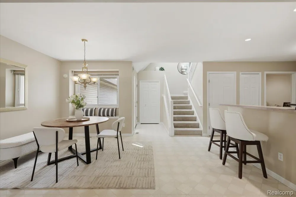 61016 Evergreen Court Southfield Township, MI 48178