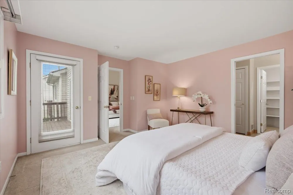 61016 Evergreen Court Southfield Township, MI 48178