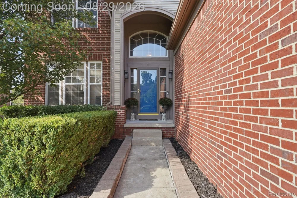 24294 Summer Lane Flat Rock City, MI 48134