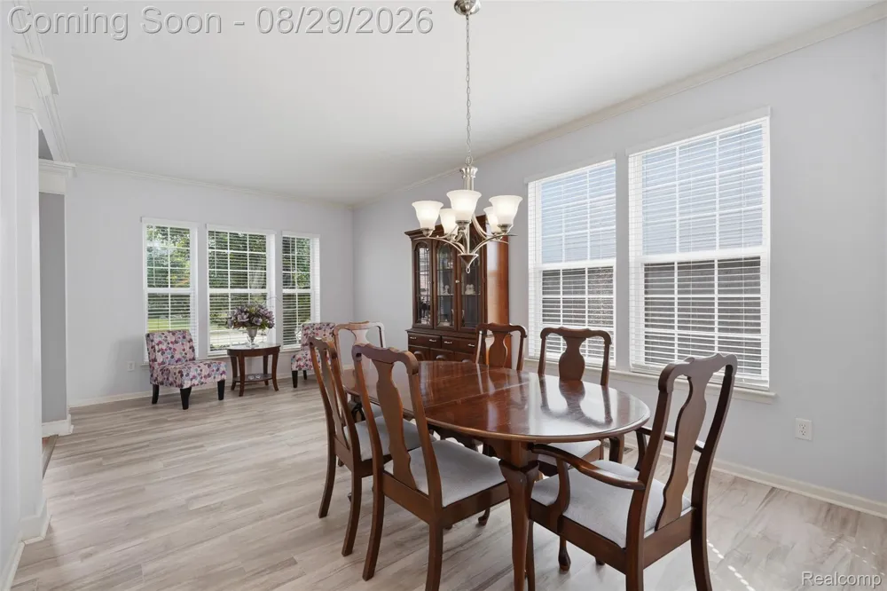 24294 Summer Lane Flat Rock City, MI 48134