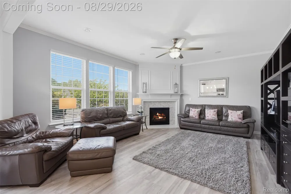 24294 Summer Lane Flat Rock City, MI 48134