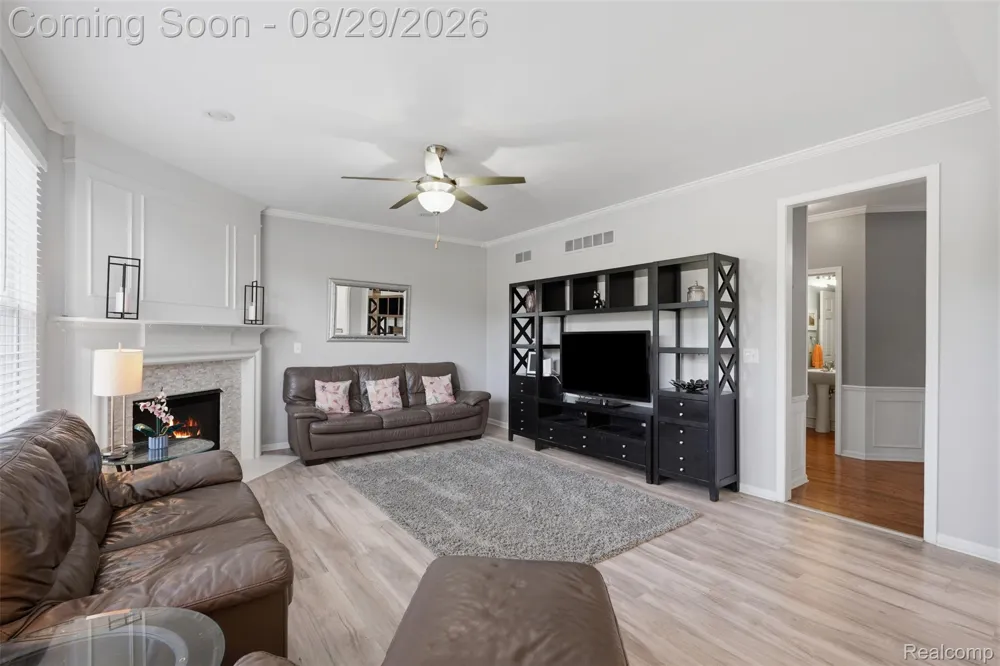 24294 Summer Lane Flat Rock City, MI 48134