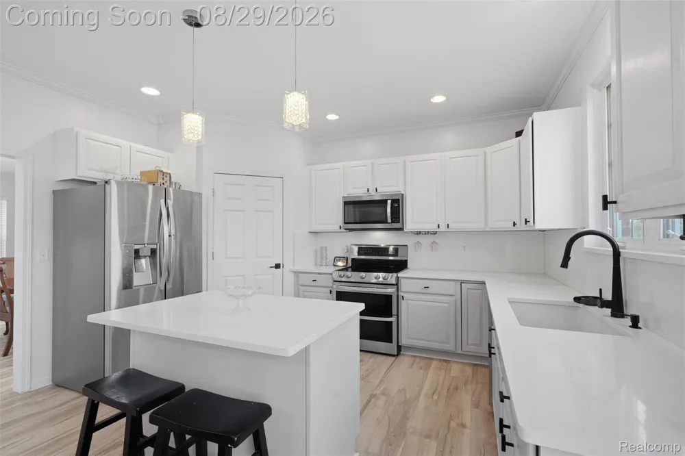 24294 Summer Lane Flat Rock City, MI 48134